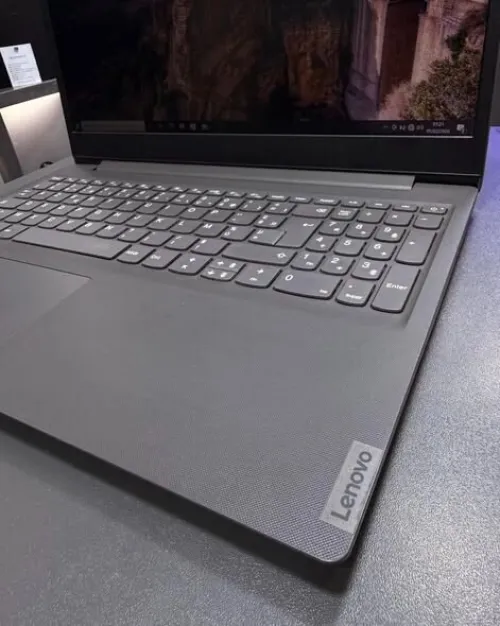 LENOVO V15 INTEL i5-1035g1 up to 3.60Ghz 8g ram 256ssd nvme 15,6"FHD