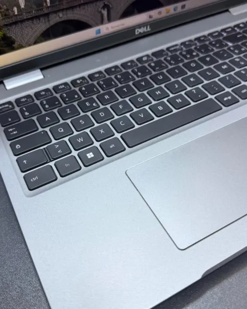DELL LATITUDE 5530 INTEL i7-1265U 1.8GHZ up to 4.8GHZ 16GB DDR4  512GB SSD NVME INTEL IRIS CE GRAPHICS ECRAN 15.6 INCH FHD