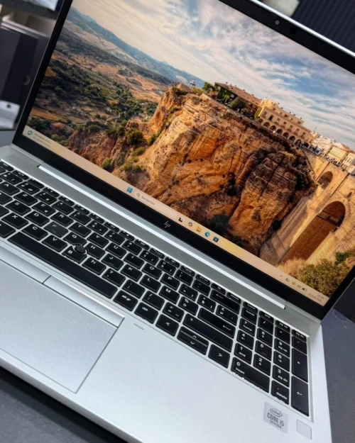 HP ELITEBOOK 850 G7  INTEL i5-10210U RAM 16gbGB DDR4 DISK  256GB SSD nvme INTEL UHD GRAPHICS  ECRAN 15.6-INCH FHD