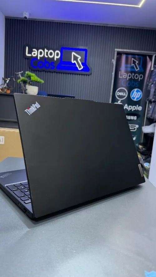 LENOVO THINKPAD E16 INTEL I5-1335U 1.3GHZ up to 4.2ghz RAM 16GB DDR4 DISK 512GB SSD nvme AMD RADEON GRAPHICS ECRAN 16P FHD+