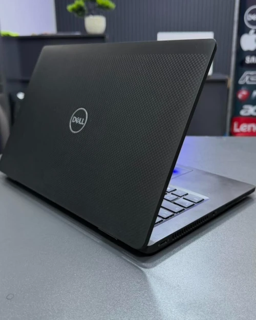 DELL LATITUDE 7320 i5 1145G7 2.60GHZ 16Gb DDR4 256gb SSD INTEL IRIS XE GRAPHICS ECRAN 14p  FHD 