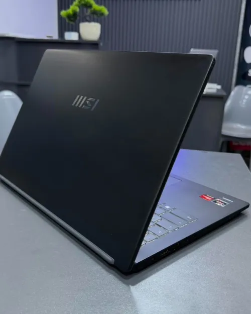 MSI MODERN 15 RYZEN 5 7350U 2.00GHZ 16Gb DDR4 512gb SSD AMD RADEON GRAPHICS ECRAN 15.6p  FHD  