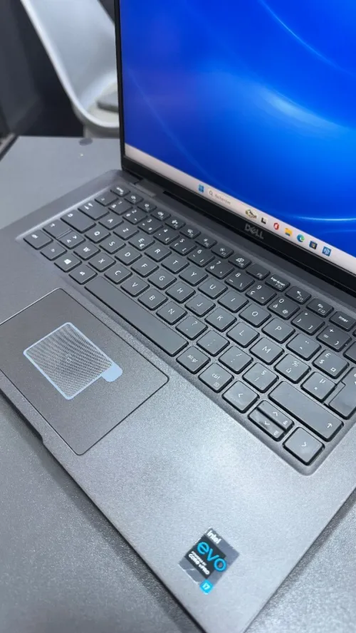 Dell latitude 7420 i7-1185G7 ( 11eme ) 16gb 512Gb sas INTEL IRIS XE GRAPHICS 14 pouce FHD