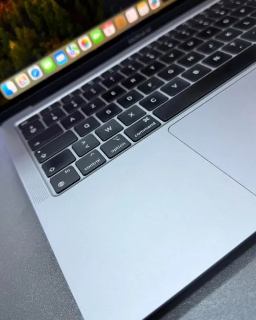 MACBOOK AIR M1 2020 M1 RAM  8Gb DISK  256Gb  SSD ECRAN 13 BATTERIE : cycle 142