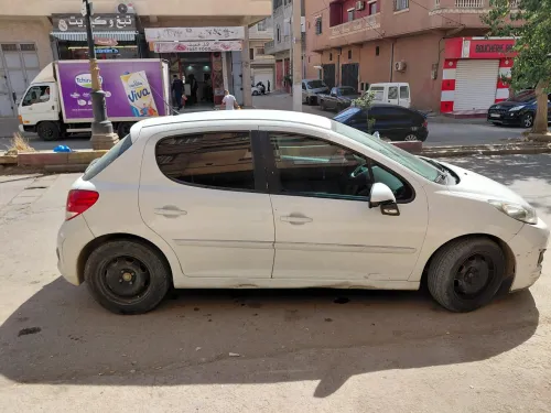 Bugatti فرنسا 2013 
