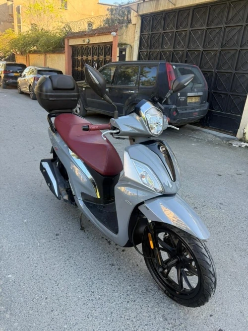 Sym St 200 2024