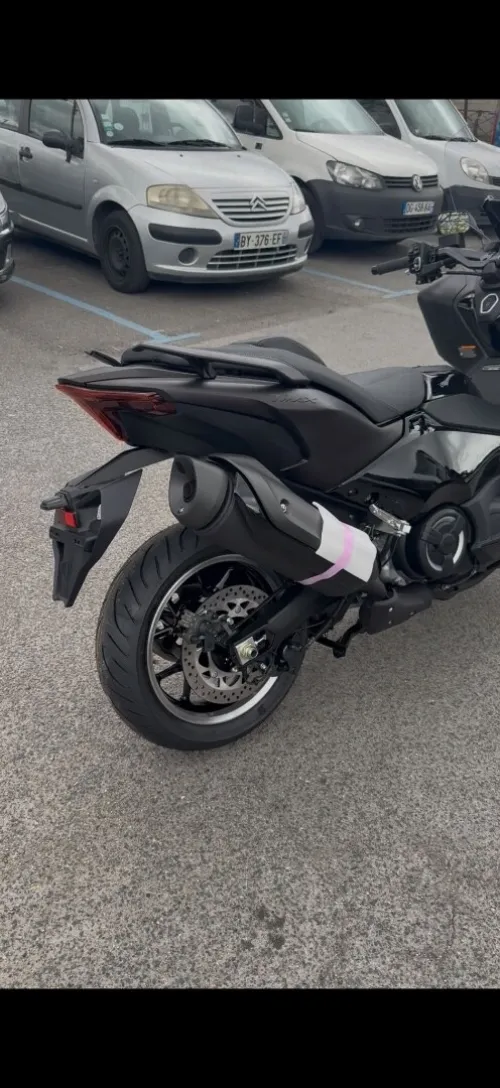 Yamaha T MAX TECH MAX 2025