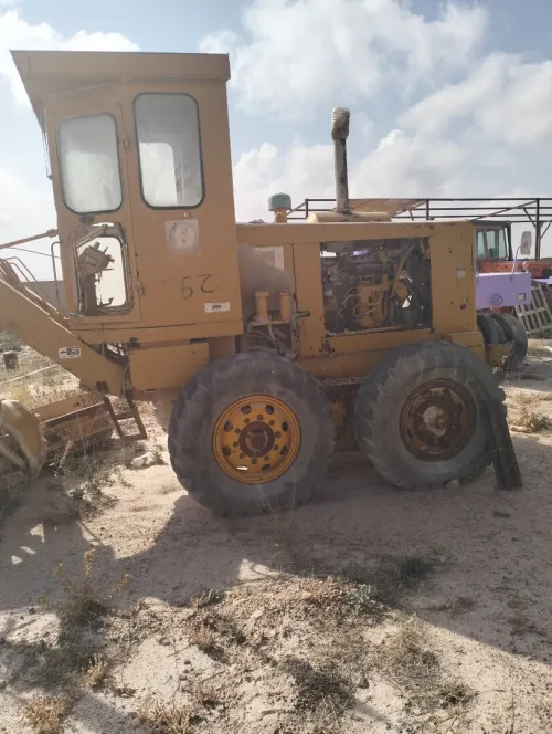 Komatsu NIVELEUSE 1985