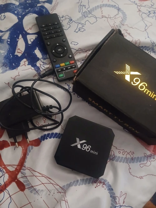 للبيع X96 Mini Smart TV Box RAM 2GB / ROM 16GB غير مستعمل، الحالة جديدة مع العلبة الأصلية + ريموت + كابل يشغل YouTube و IPTV والتطبيقات السعر: 6000 دج قابل للتفاوض