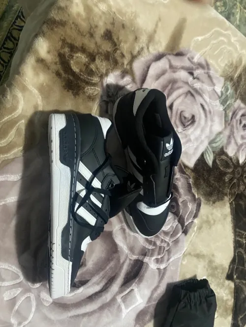 Adidas habat kaba.  Pionture. 42.