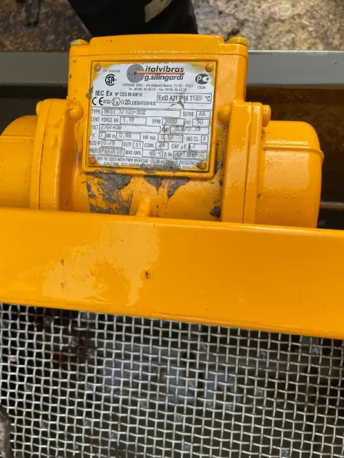 Tt neufe jamais utilisée ,moteur tourne  bien