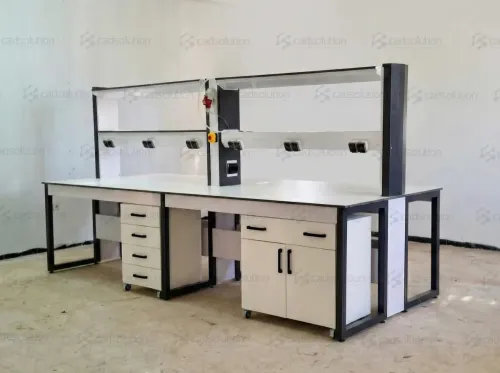 Paillasse Centrale de Laboratoire