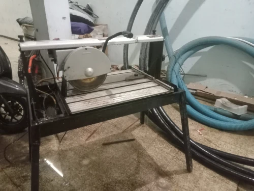 Machine à découper la faïence الة قطع السيراميك