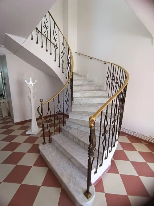 Location Appartement F8 Alger Hydra