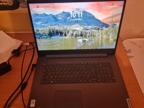 Lenovo v17 gen4
