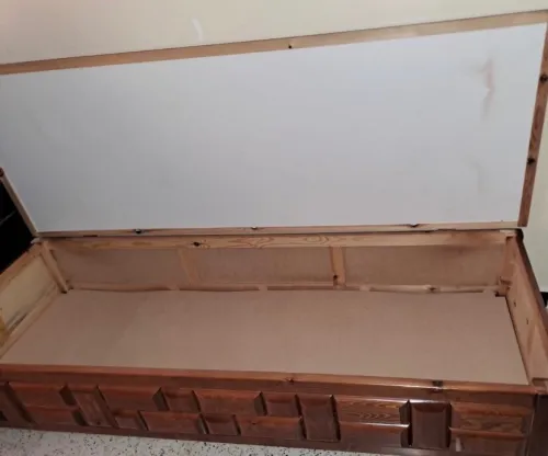 X 2 سرير خشب طبيعي مع أدراج حالة ممتازة   Lit en bois massif avec rangements Très bon état