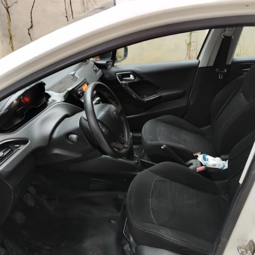 Peugeot 208 2015 Access