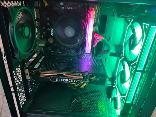 PC Gamer Ryzen 5 3600 / GTX 1660 Super / 16GB RAM / SSD + HDD / Boîtier et Alimentation neuve