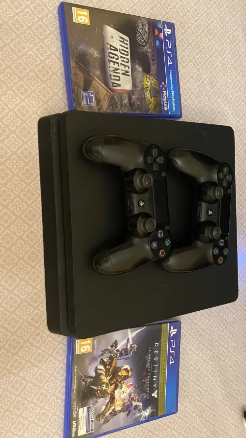 PS4 Slim 500GB + 2 Manettes + FC25 + Jeux Inclus