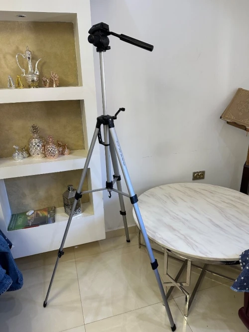 Trépied KONIG modèle KN-TRIPOD40 robuste pour Photo/Vidéo