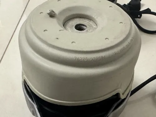 À vendre deux supports moteur côté gauche, MERCEDES-BENZ originale A1662405817 utilisés seulement 4j