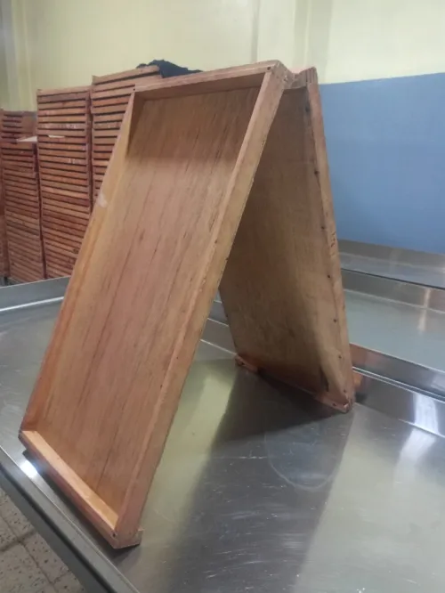 Les plateaux bois rouge  