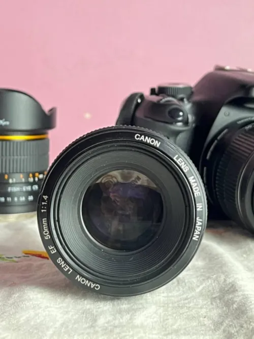 كاميرا Canon 600D + عدسة 50mm f/1.4 + 18_55mm حالة ممتازة