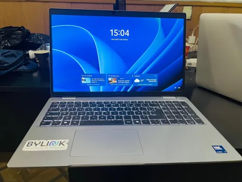 Dell latitude 5550 iintel ultra 7 165U