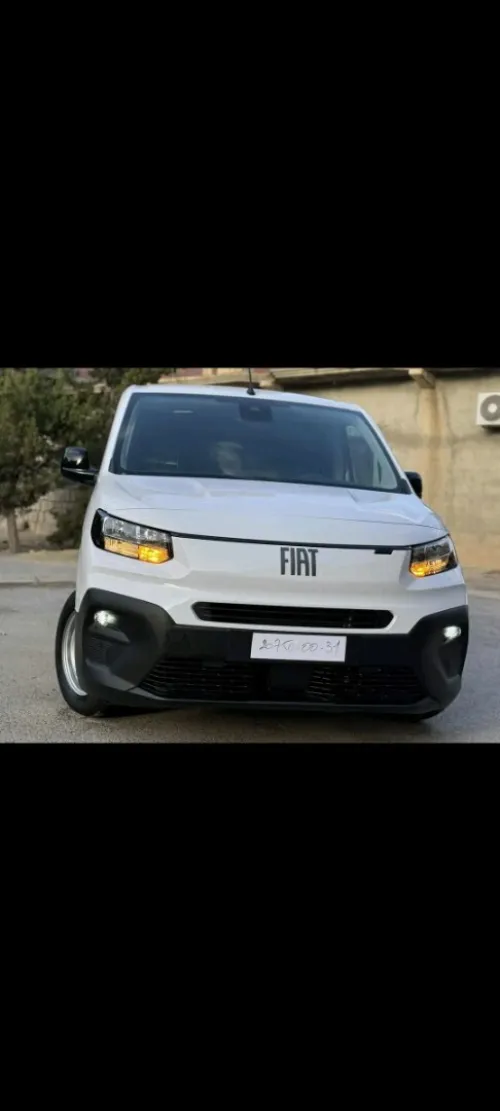 Fiat Doblo 2024 Neveux 3 place