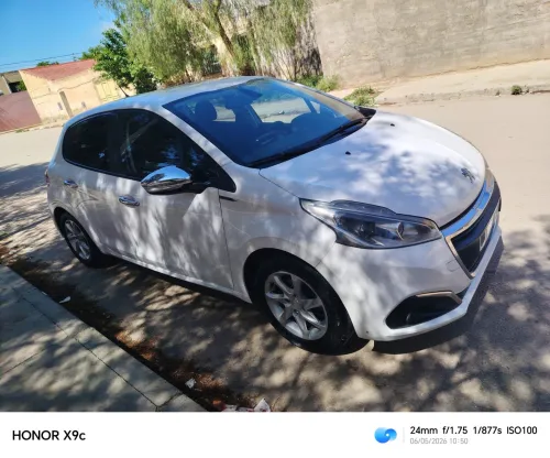 Peugeot 208 2016 Allure
