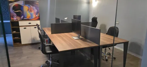 Bureau Workstation 4 postes avec 4 caissons, sans chaises