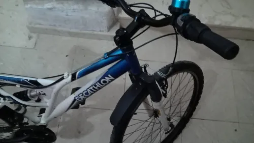 Vélo Décathlon double amortisseur Taille M, roue 26