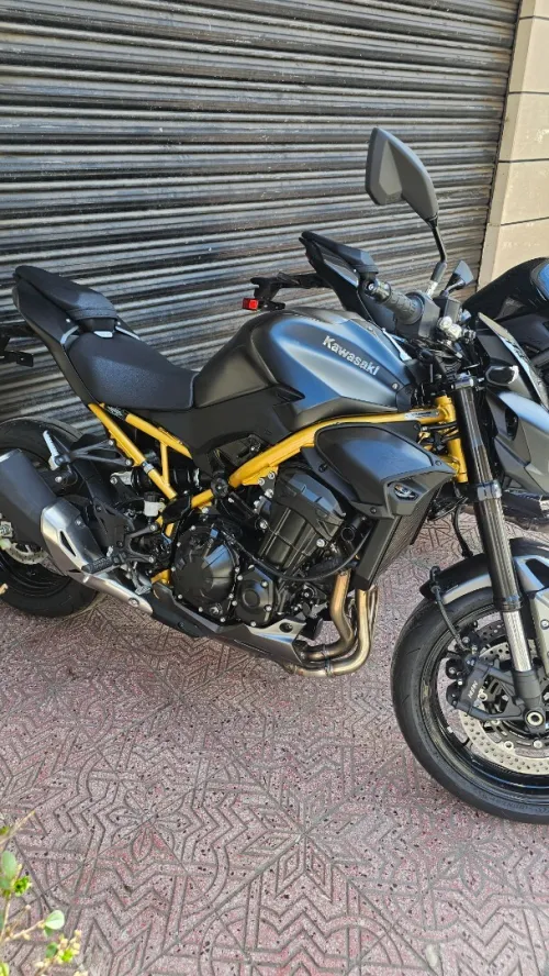 Kawazaki Z900 