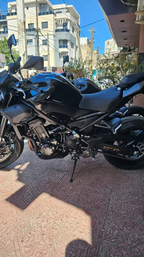 Kawazaki Z900 