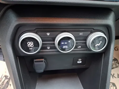 Dacia Logan 2026 Journée