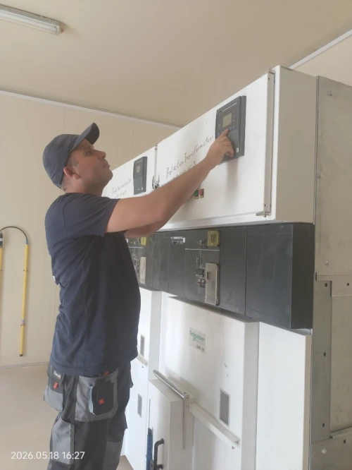poste transformateur, groupe électrogènes et armoires électriques s