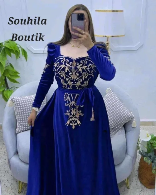 بدعيات قطيفة.  robes velour