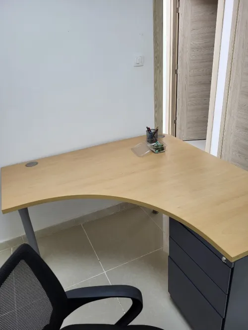 Bureau avec caisson 1m 40