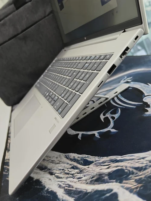 HP EliteBook 665 G11  Ryzen 7 Pro 7735U / 16 Go / 512 Go SSD / Radeon 680M / Écran 16" FHD Tactile