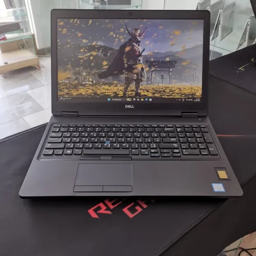 Dell Latitude 5590 i5 8Th Gen  8GB RAM  SSD 256GB  Puissant & Fiable