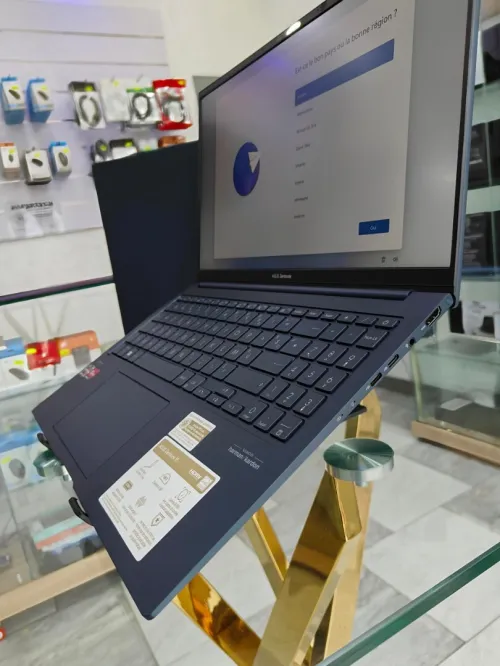 ASUS ZenBook AMD RYZEN 7 7735U 32Go RAM 1TO SSD 15.6 FHD JAMAIS UTILISÉ SOUS EMBALLAGE