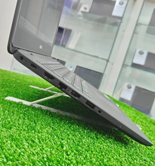 DELL Latitude 3400 Tactile | i7 | 16GB RAM | MX130 2GB | 256GB SSD | Puissant & Fiable