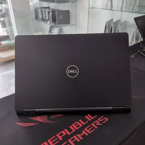 Dell Latitude 5590 i5 8Th Gen  8GB RAM  SSD 256GB  Puissant & Fiable