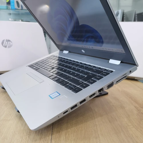 HP ProBook 640 G5 | i3-8145U | 8GB RAM | 256GB SSD | 14" FHD | Très Bon État