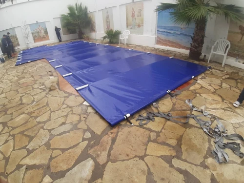 Bâche a barres couverture piscine 