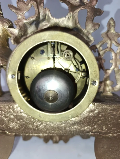 Pendule de cheminée ancienne en régule doré - XIXe siècle