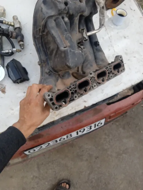 Cette pièce est compatible avec des modèles comme la Citroën C5 I, Xsara Picasso, ou la Peugeot 307 équipés de moteurs 1.8L ou 2.0L 16V.
