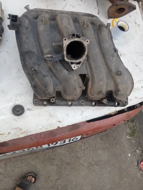Cette pièce est compatible avec des modèles comme la Citroën C5 I, Xsara Picasso, ou la Peugeot 307 équipés de moteurs 1.8L ou 2.0L 16V.