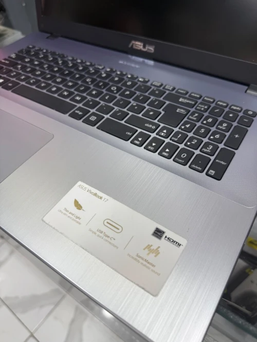 Intel(R) Celeron(R) N4000 CPU 8GB RAM 256GB