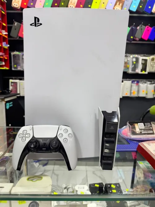 Ps5 FAT standard avec CD et support manette très bon état  Wifi habas